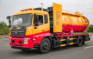 天锦副发抽淤泥河道清理车