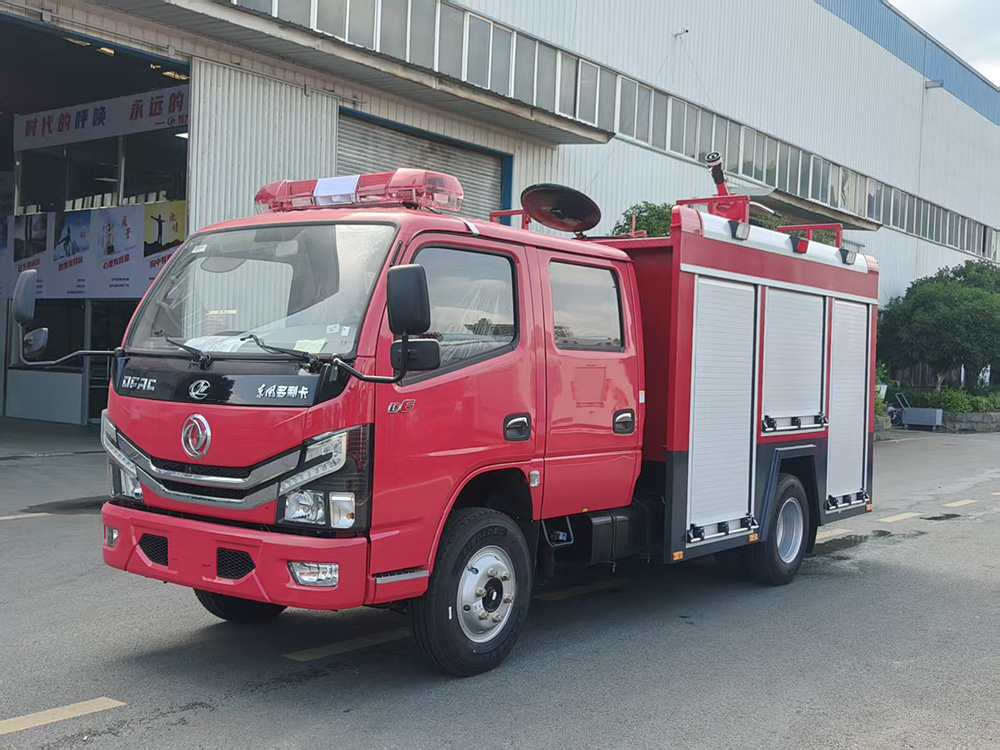 东风2.5吨水罐消防车