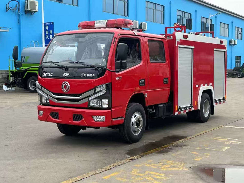 东风2吨水罐消防车