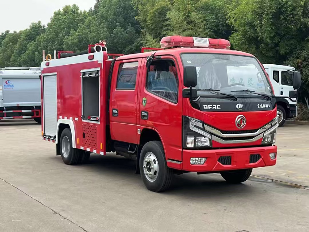 东风2吨水罐消防车