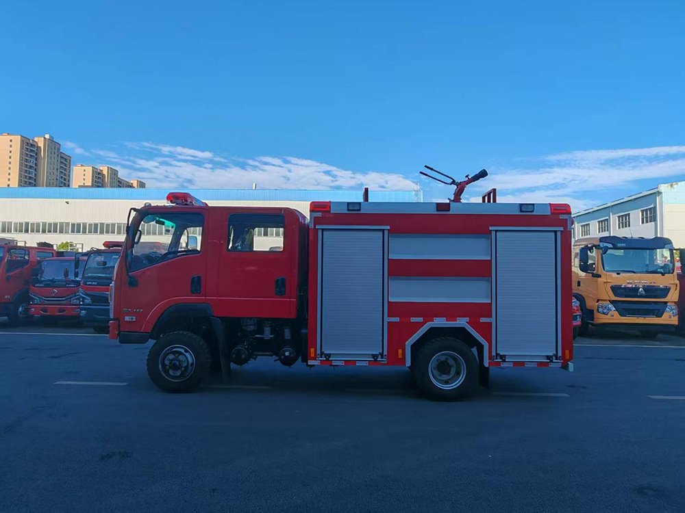 东风3.5吨四驱消防车