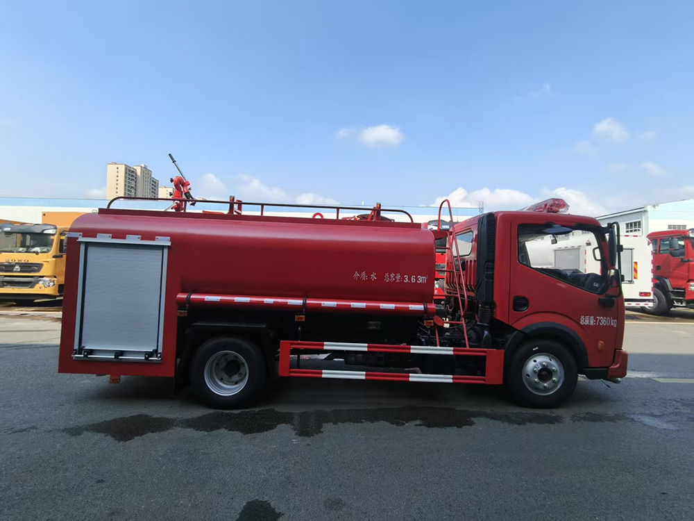 东风单排消防洒水车