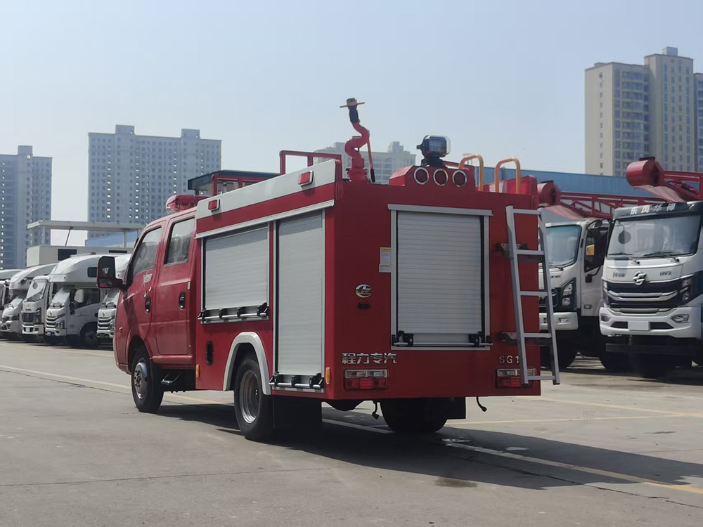 东风途逸消防车