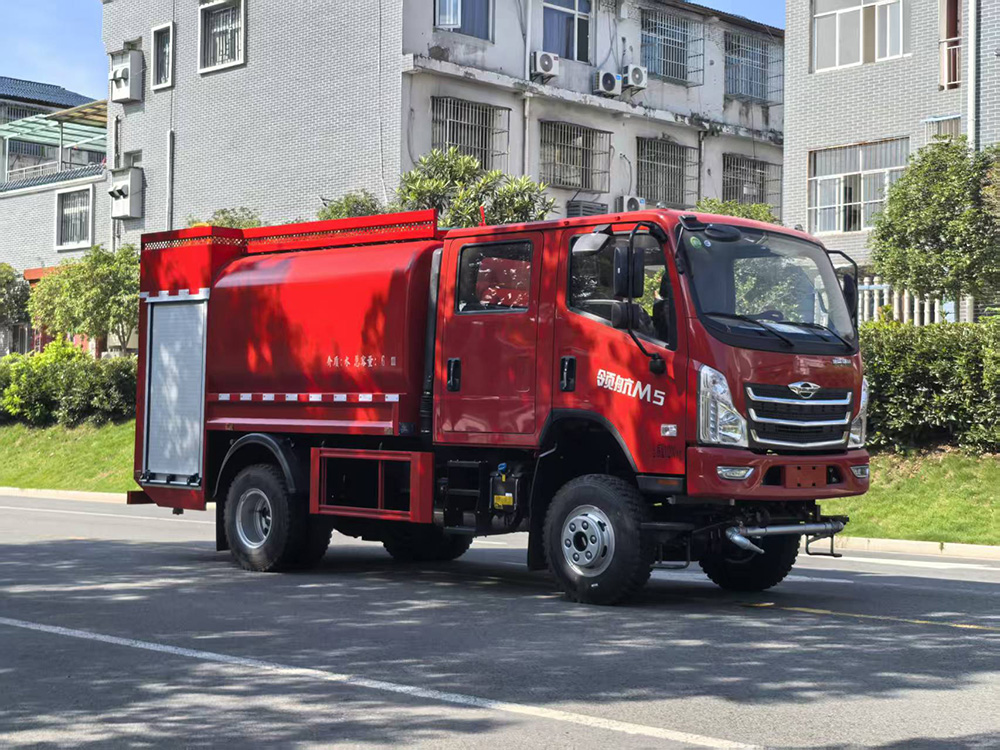 福田四驱消防洒水车